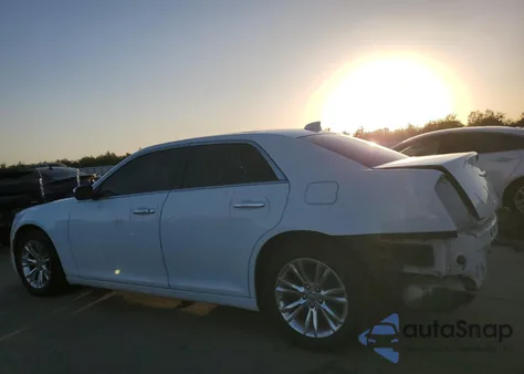 2016 Chrysler 300C z USA, uszkodzony, nr VIN 2C3CCAEG5GH128406